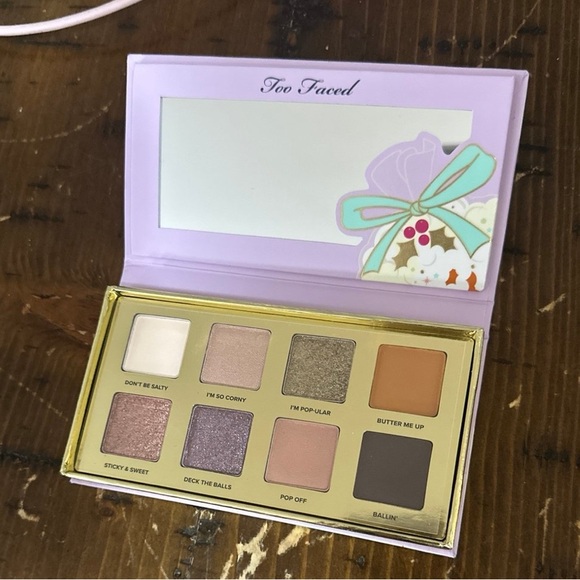 Too faced - Picture 2 of 2